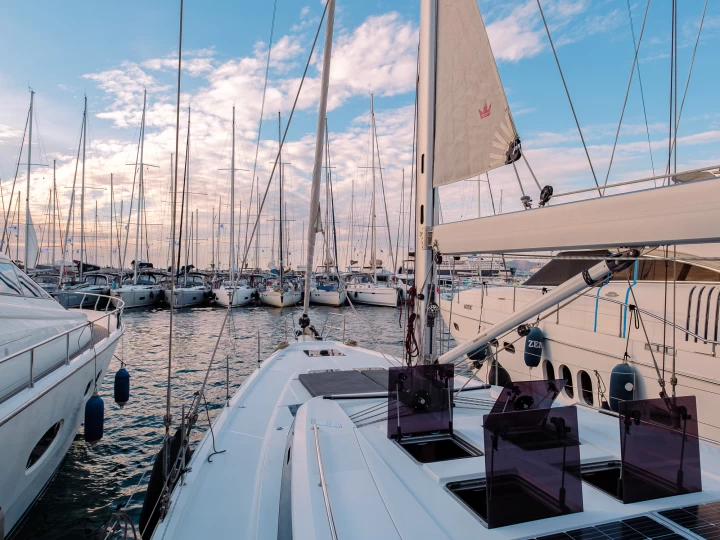 Noleggio barche Lávrio economico Bavaria C57