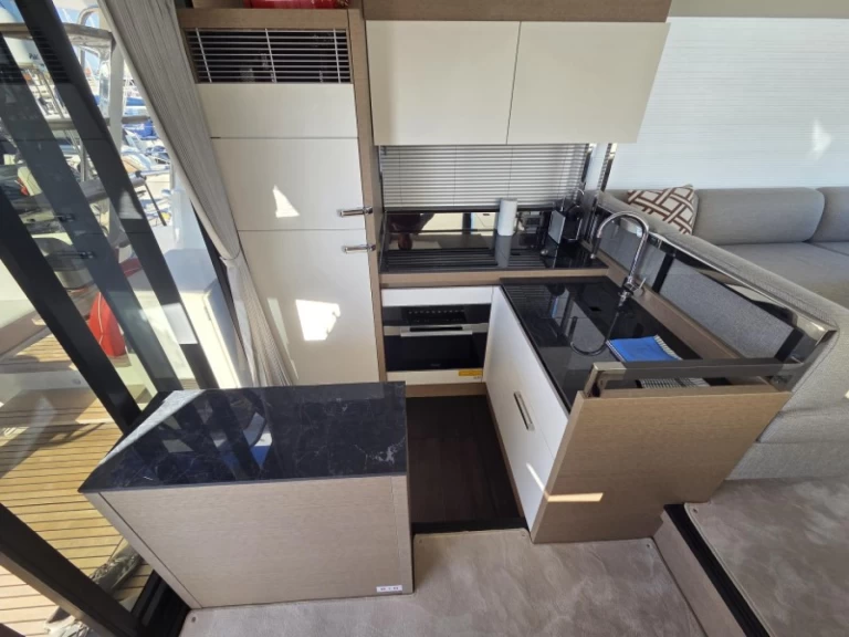 Noleggiare una Prestige Prestige 520 Fly a Sebenico