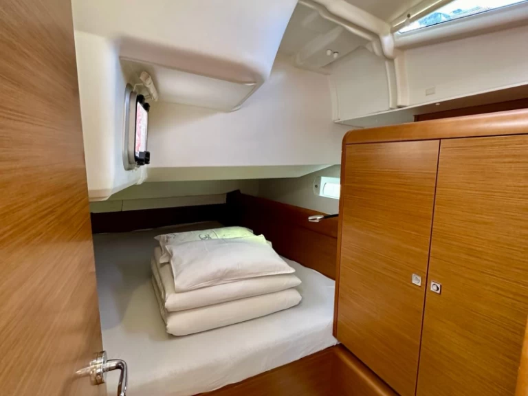 Noleggiare una Jeanneau Sun Odyssey 449 a Sukošan