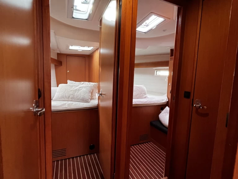 Barca a vela a noleggio a Sukošan al miglior prezzo