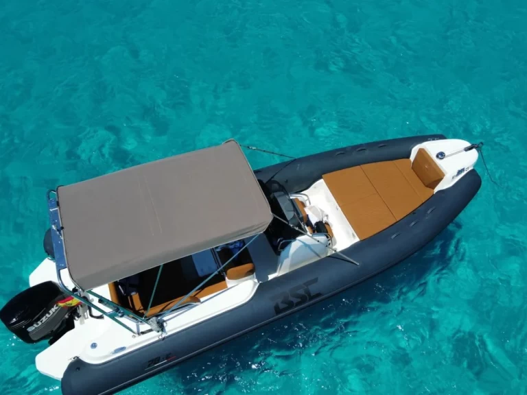 Gommone a noleggio a Arbatax al miglior prezzo