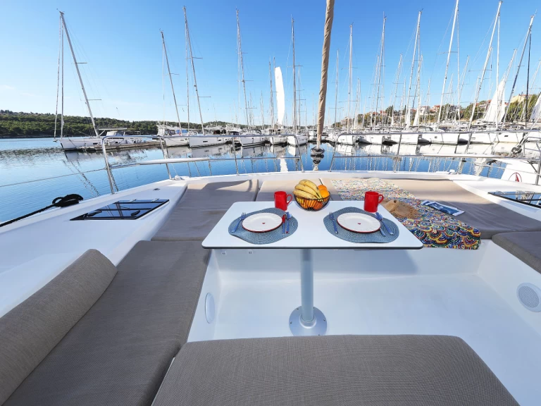 Noleggio Catamarano con o senza skipper Bali a Sebenico