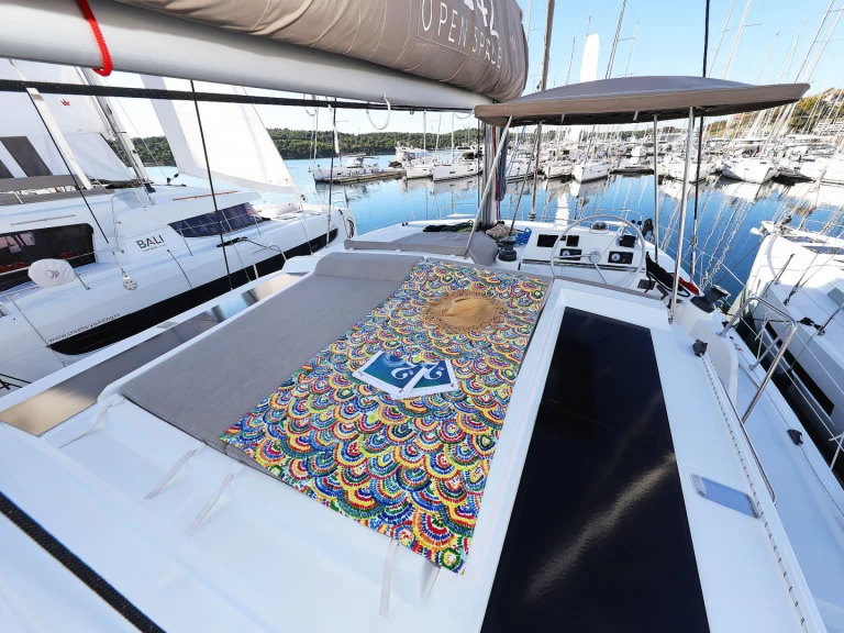 Noleggio Catamarano Bali con patente nautica