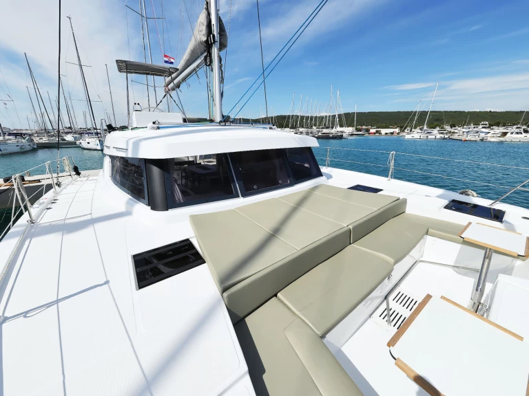 Noleggio Catamarano Bali con patente nautica