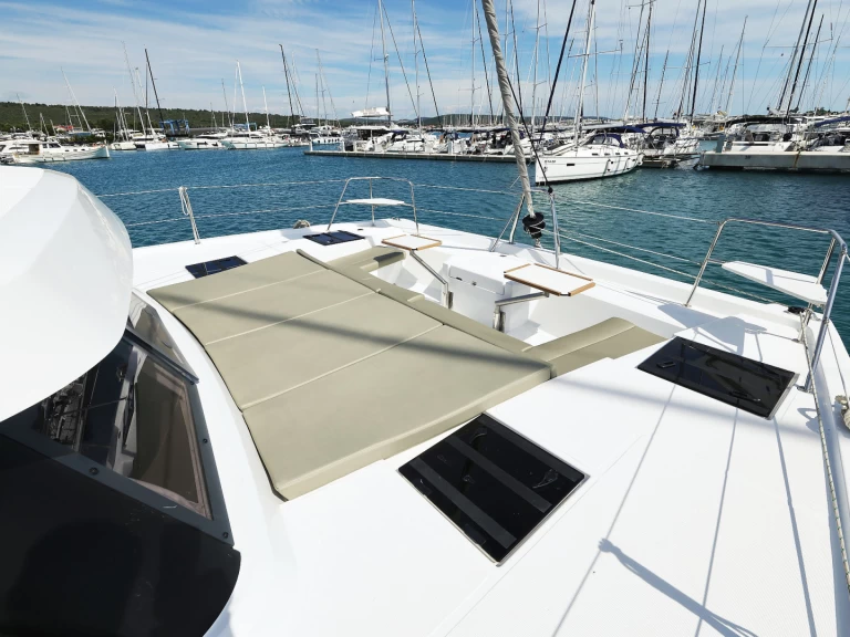 Catamarano a noleggio a Sukošan al miglior prezzo