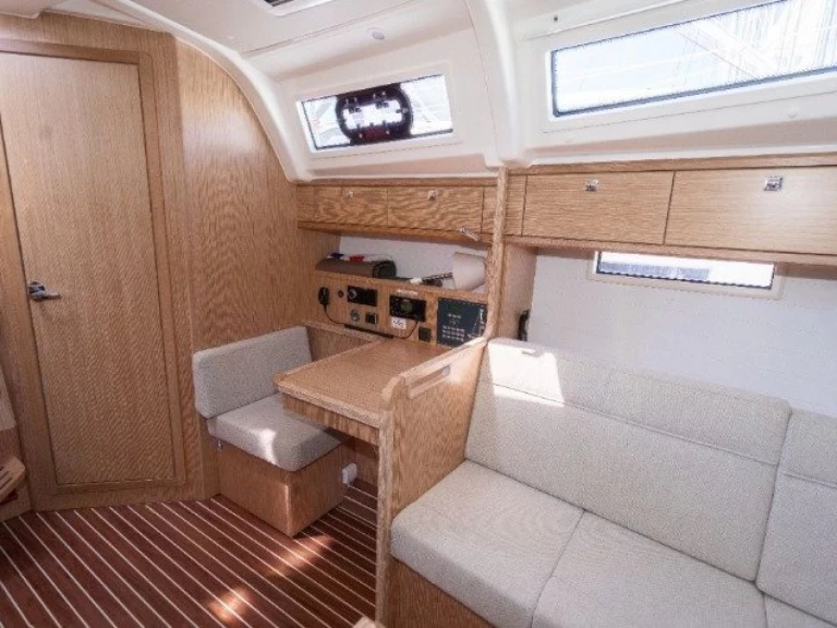 Barca a vela a noleggio a Pola al miglior prezzo