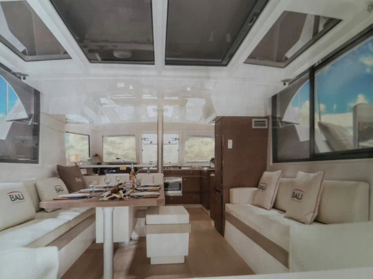 Catamarano a noleggio a Parham Town al miglior prezzo