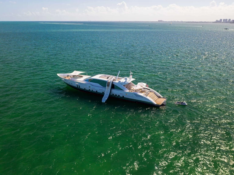 Noleggio Yacht di lusso Tecnomar con patente nautica
