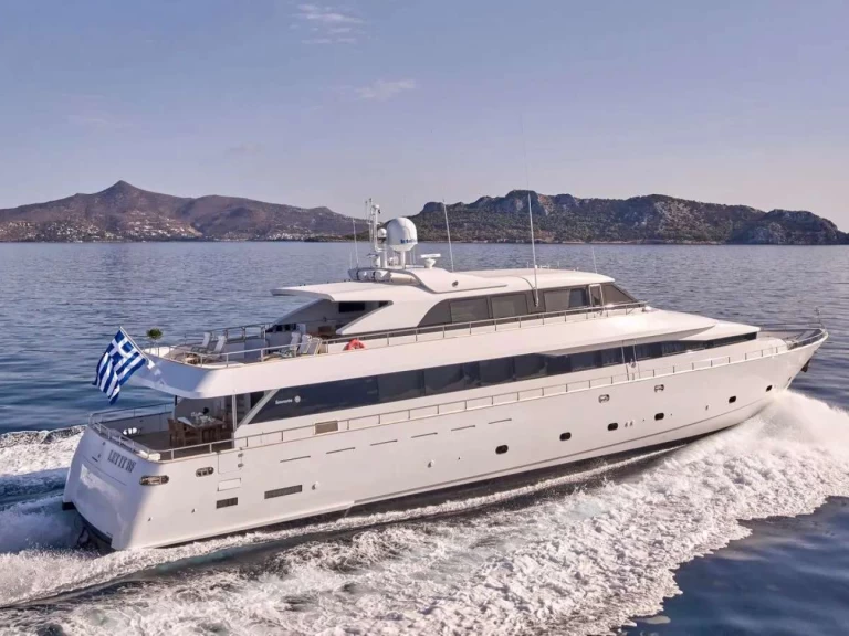 Noleggiare una Technomarine LET IT BE a Il Pireo