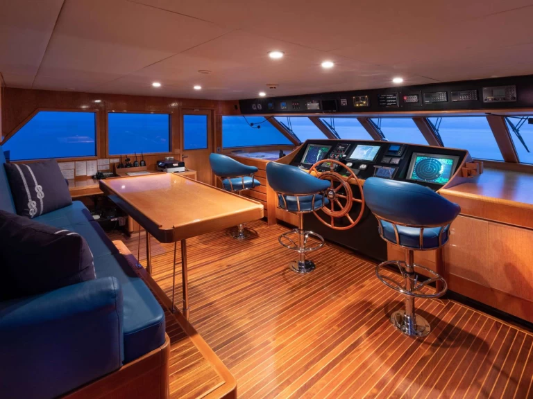 Noleggio Yacht di lusso a Newport – NQEA Yachts Jack Hargrave design RENA