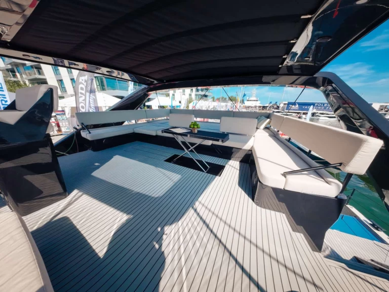 Yacht di lusso a noleggio a Paradise Island al miglior prezzo
