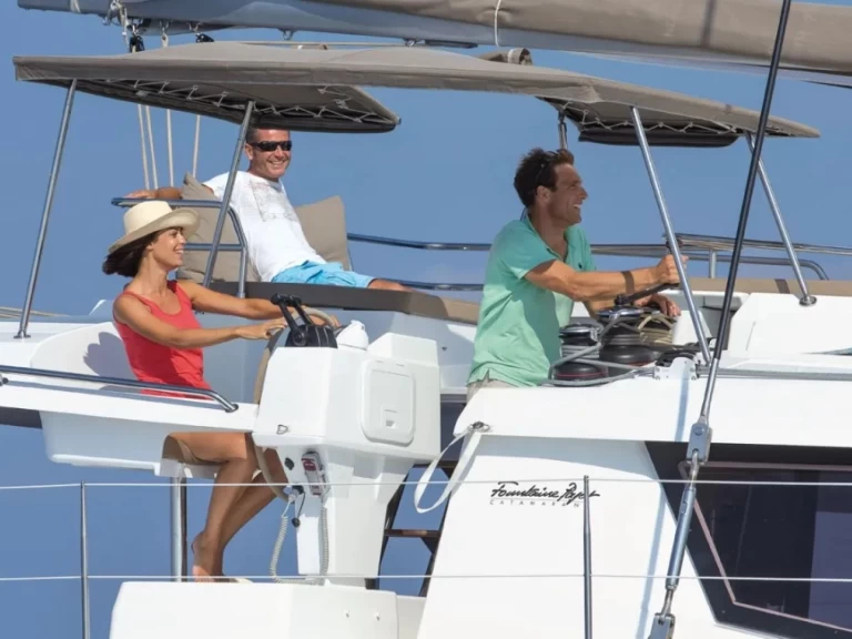 Noleggio Catamarano Fountaine Pajot con patente nautica