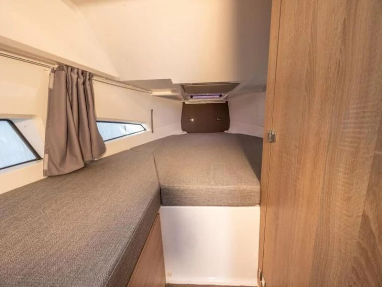 Noleggio barche Glyfáda economico Nordkapp Coupe 905