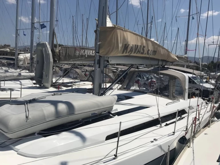 Noleggio barche Nikiána economico Oceanis 51.1