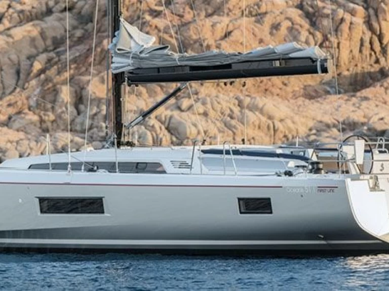 Noleggio Barca a vela con o senza skipper Bénéteau a Nikiána