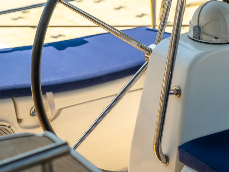 Noleggio Barca a vela Bénéteau con patente nautica