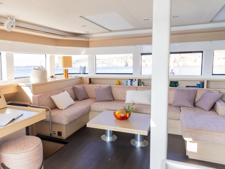 Noleggio Catamarano a Capo d'Orlando – Lagoon Lagoon 55