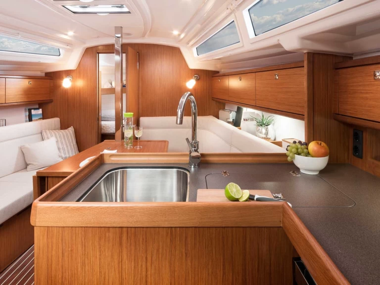 Noleggiare una Bavaria Cruiser 34 a Isola