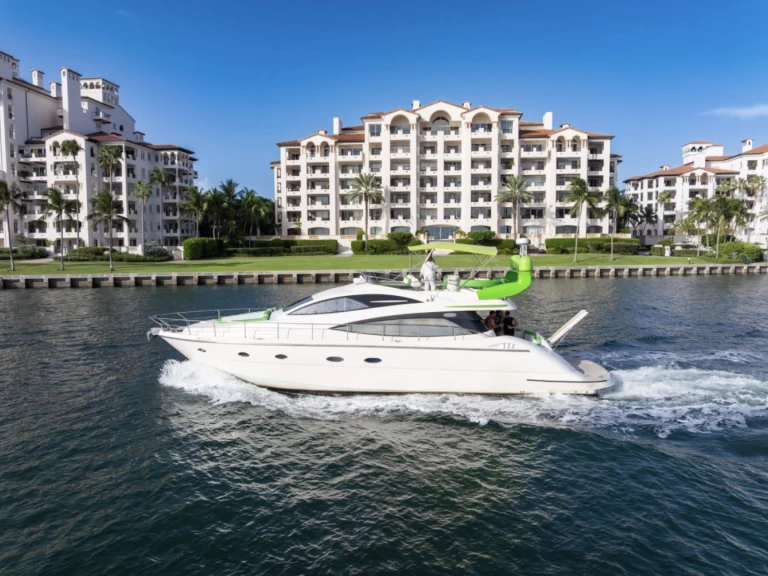 Noleggiare una Aicon Aicon 62 SL a Miami