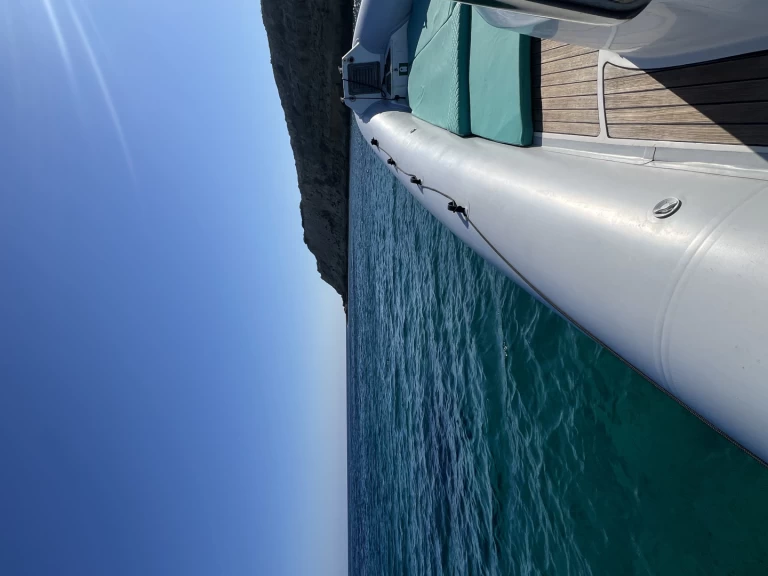 Noleggio Gommone a Limassol Marina – Sacs Stratos 12