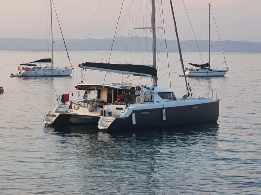 Noleggiare una Fountaine Pajot Orana 44 a Toulon