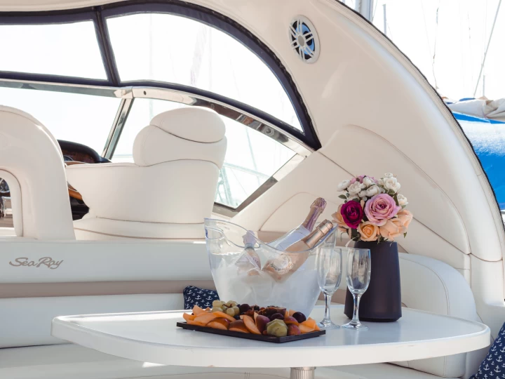 Sea Ray Sea Ray 455 Sundancer da affittare a  Limassol