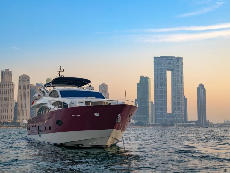 Noleggio Yacht di lusso a Dubai Marina – KONA Kona