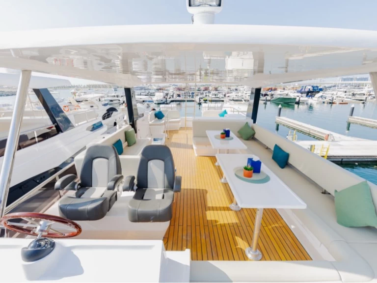 Noleggio Yacht di lusso con o senza skipper Gala a Dubai Marina