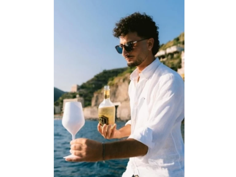 Noleggio Barca a motore Apreamare con patente nautica