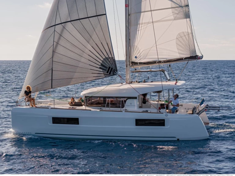 Noleggio Catamarano Lagoon con patente nautica
