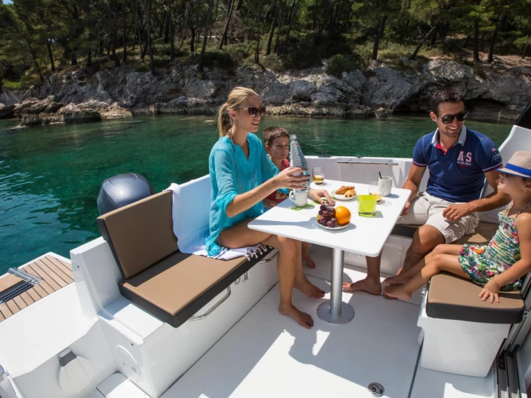 Noleggio Barca a motore a Zaravecchia (Biograd) – Jeanneau Merry Fisher 795 Series2