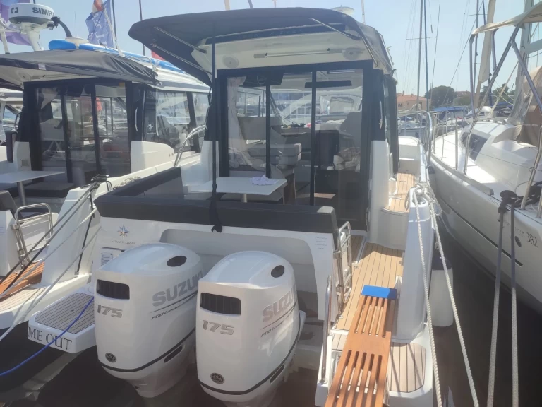 Noleggio Barca a motore Jeanneau con patente nautica