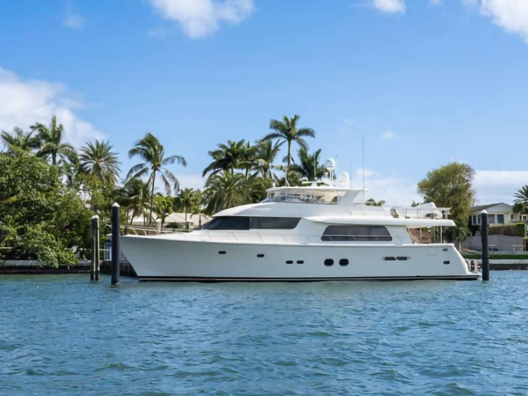 Noleggio Yacht di lusso Pacific Mariner con patente nautica