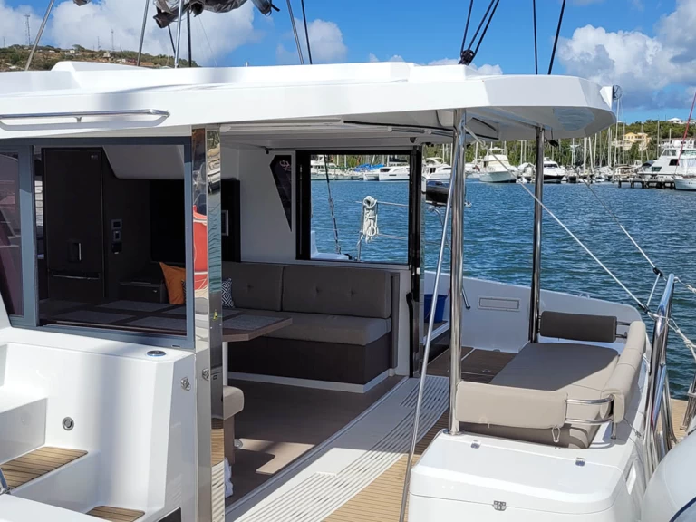 Noleggio Catamarano Bali con patente nautica