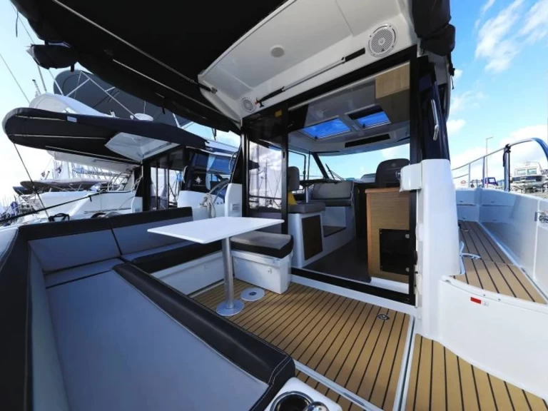 Noleggio Barca a motore a Zaravecchia (Biograd) – Jeanneau Merry Fisher 895