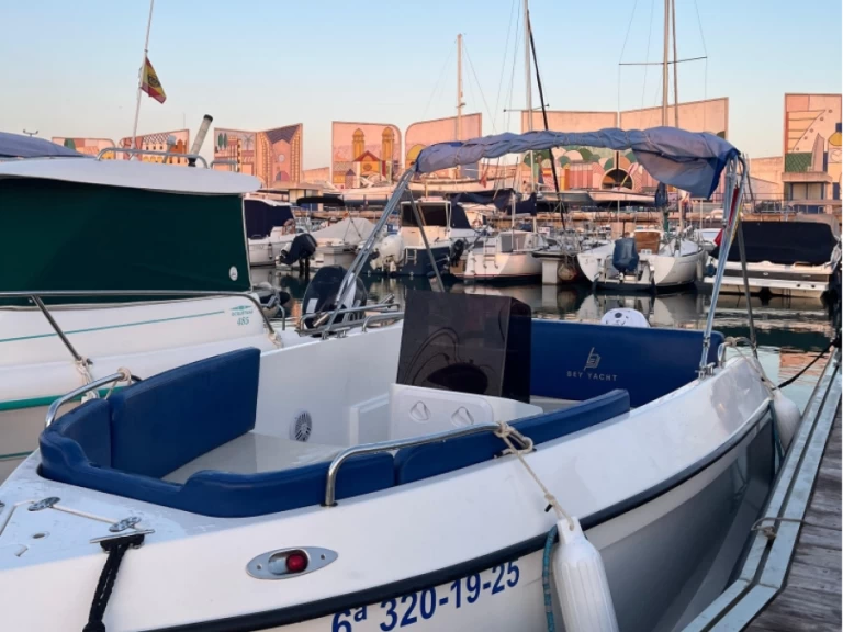 Noleggio Barca a motore Bey Yacht con patente nautica