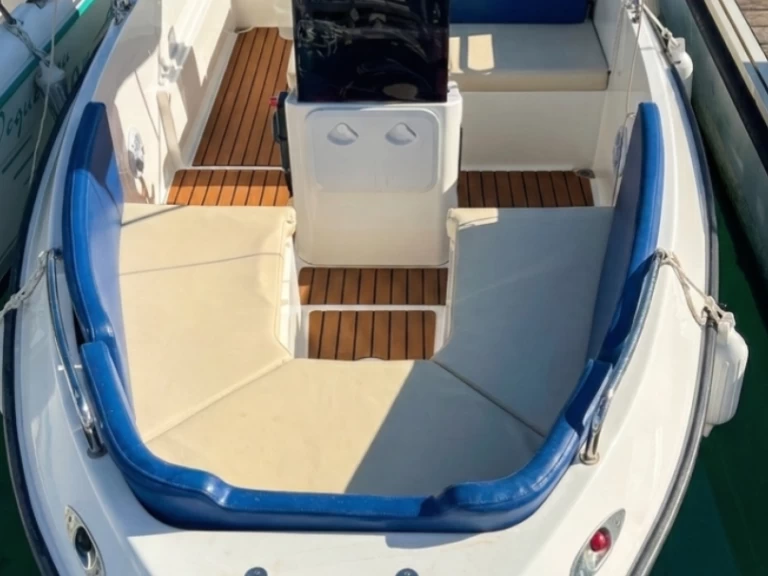 Barca a motore a noleggio a El Puerto de Santa María al miglior prezzo