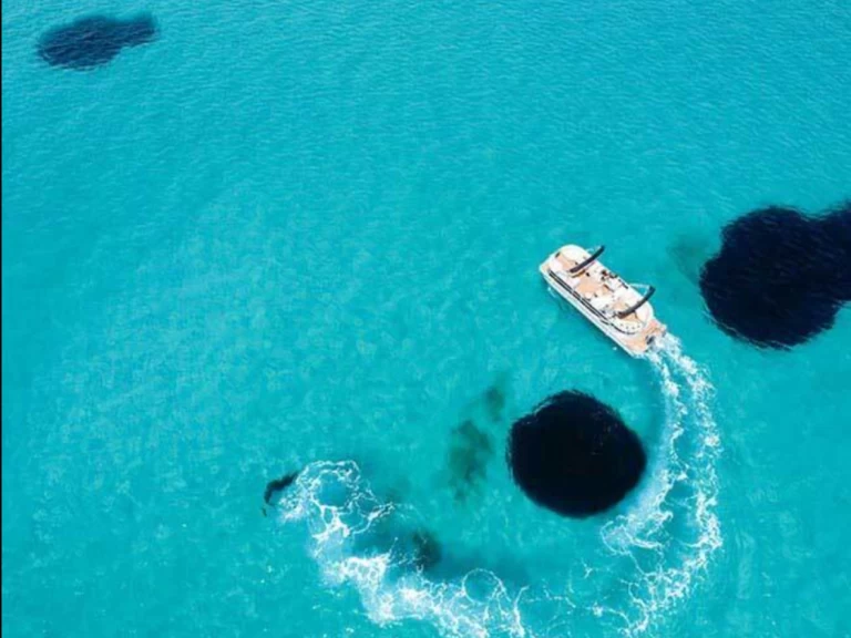 Noleggio Barca a motore con o senza skipper Swiss boat ponton a Naoussa