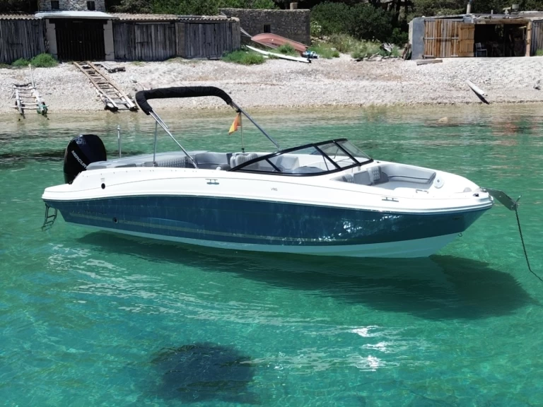 Noleggio Barca a motore con o senza skipper Bayliner a Ibiza Town