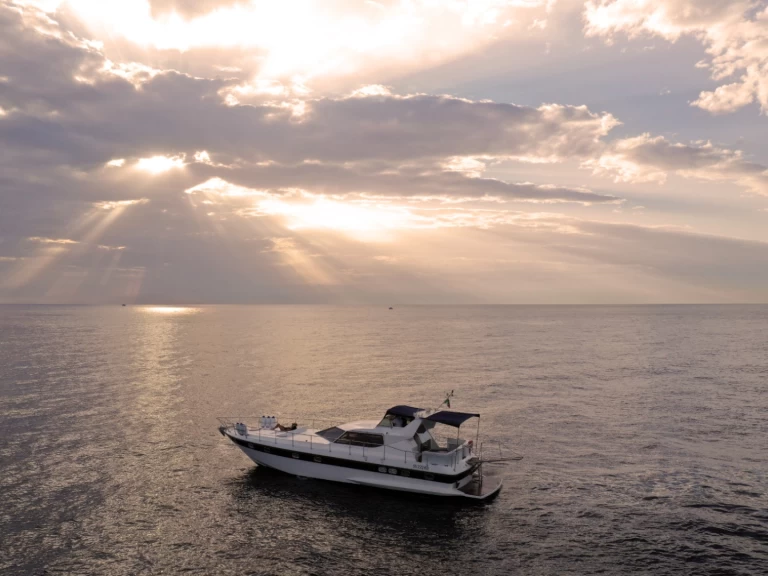 Noleggio Barca a motore Sunkiss con patente nautica