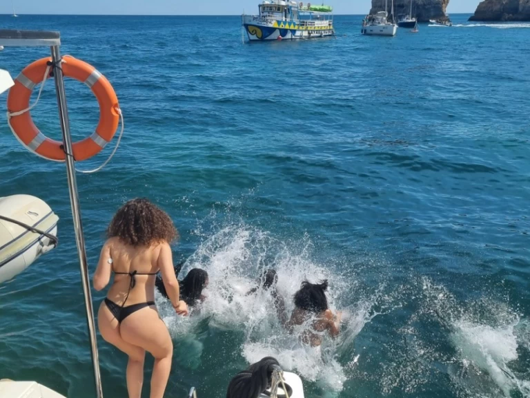 Noleggio Catamarano Fountaine Pajot con patente nautica