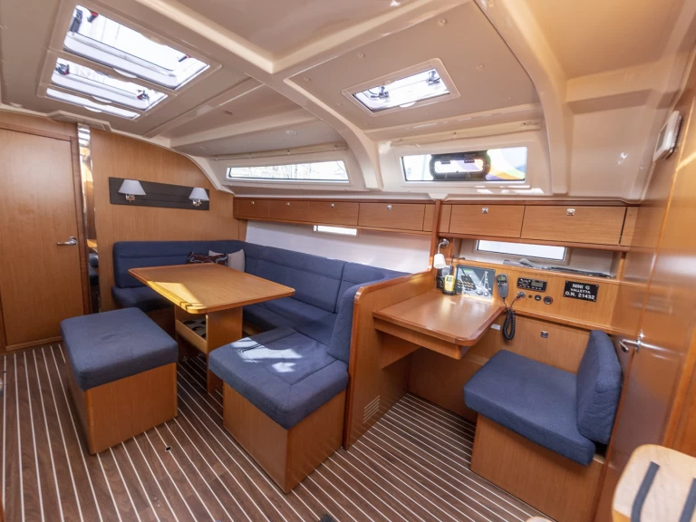 Noleggiare una Bavaria Bavaria 41 Cruiser a Kalkara