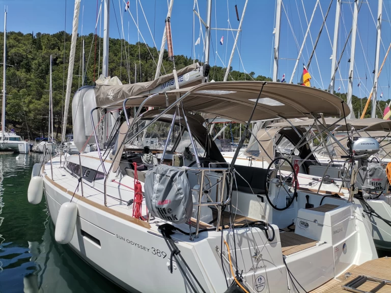 Noleggio Barca a vela a Gouviá – Jeanneau Sun Odyssey 389