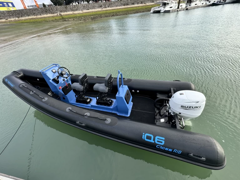 3D Tender IQ6 da affittare a  La Rochelle