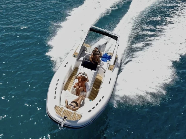 Noleggio Gommone a La Flotte – Tiger 850