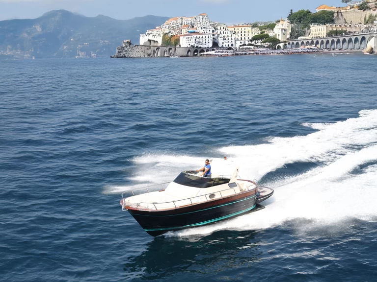 Noleggio Barca a motore Jeranto con patente nautica