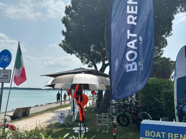 Noleggio Barca a motore con o senza skipper Marine site  a Sirmione