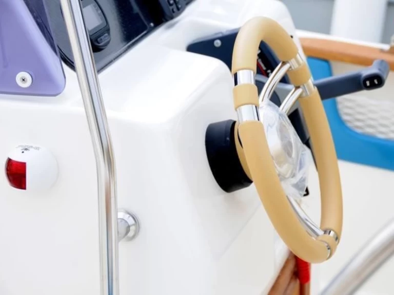 marinesite 18 OPEN  da affittare a  Sirmione