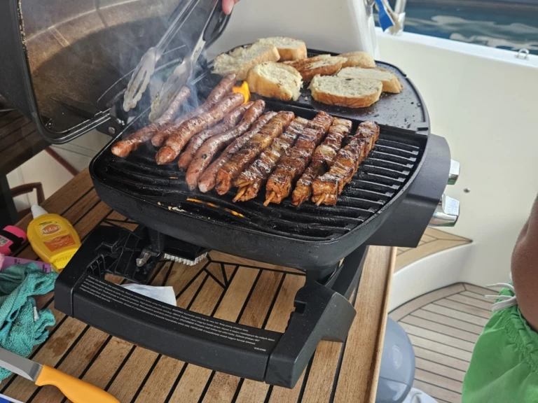 Barca a motore a noleggio a Tribunj al miglior prezzo