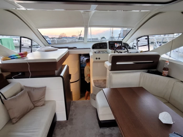 Noleggio a Tribunj – CARNEVALLI 130S su SamBoat